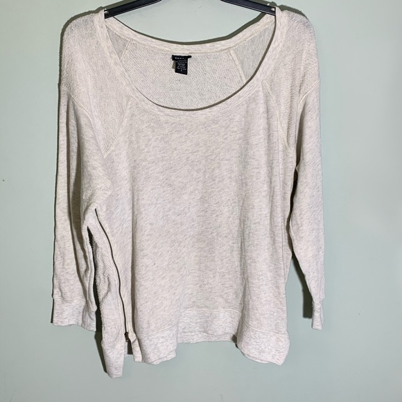 torrid Tops - Torrid top size 2X zippers on each side